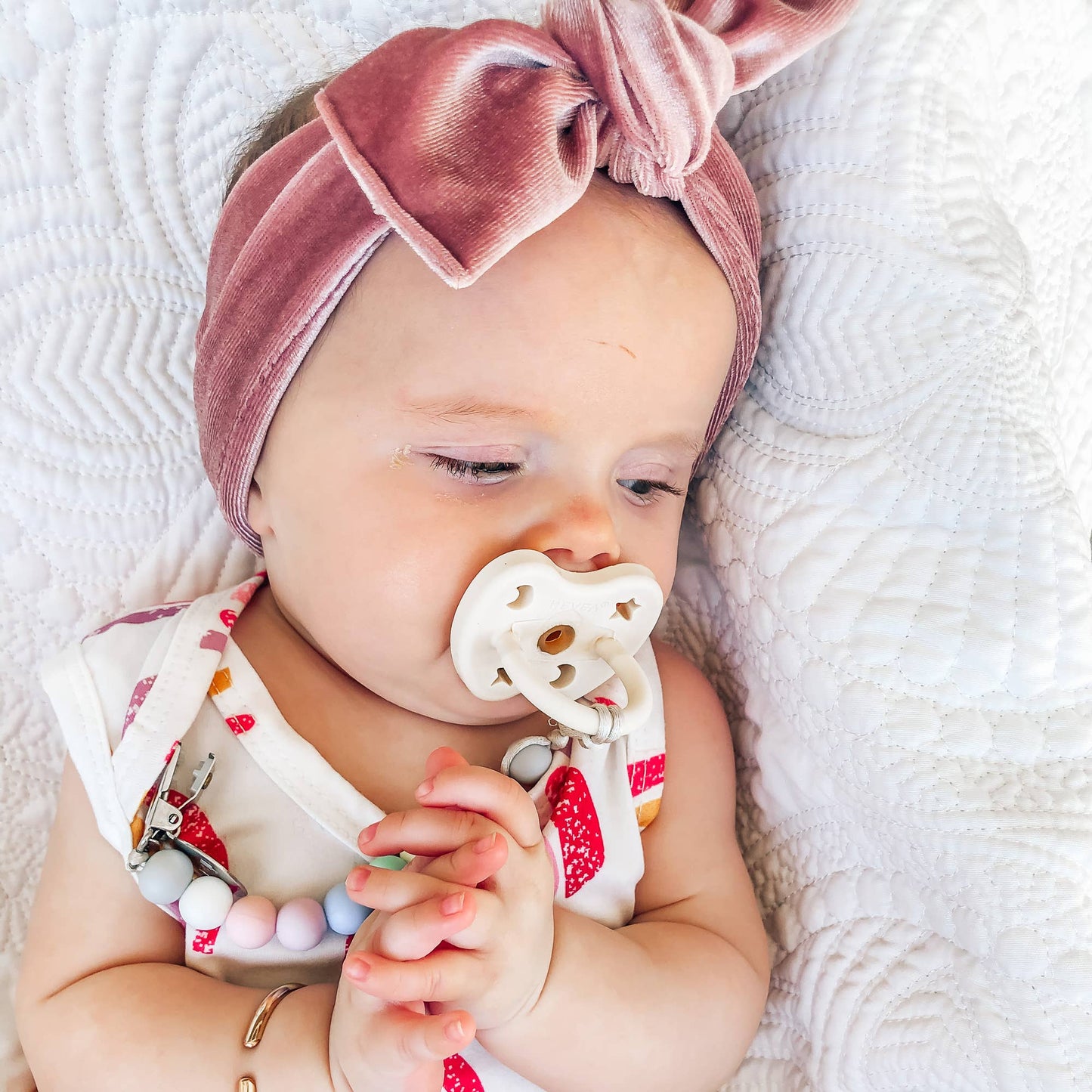 Ali+Oli Silicone Pacifier Clip (Multi-Pastel)